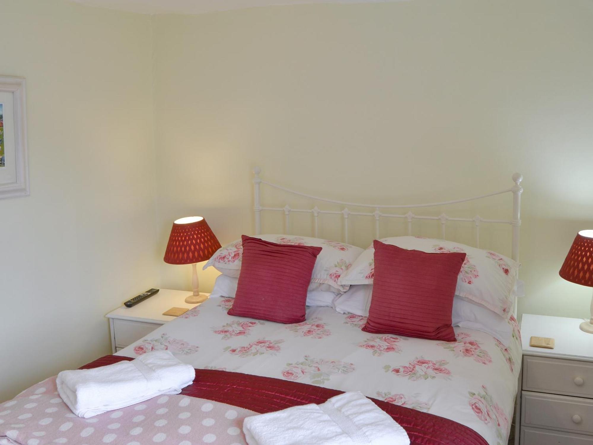 Hollyhock Cottage -Uk33553 Блейкни Экстерьер фото